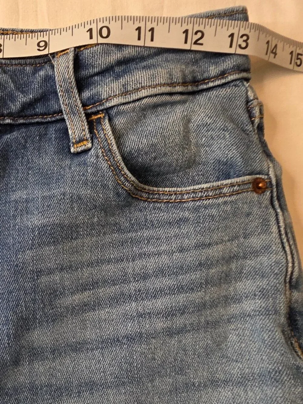 Old Navy Extra High Rise Flare Medium Wash Jeans, Women's Size 6